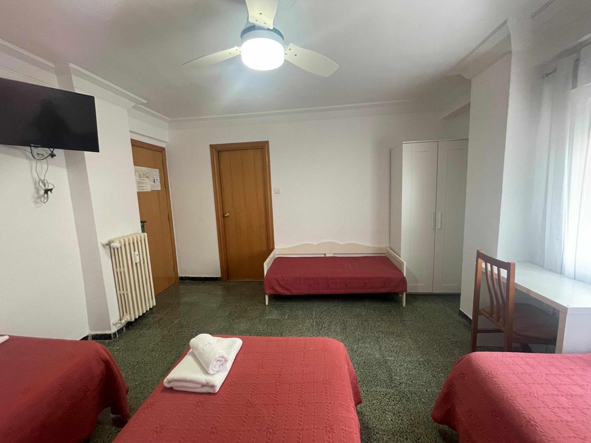 Hostal Cumbre Zaragoza Kültér fotó