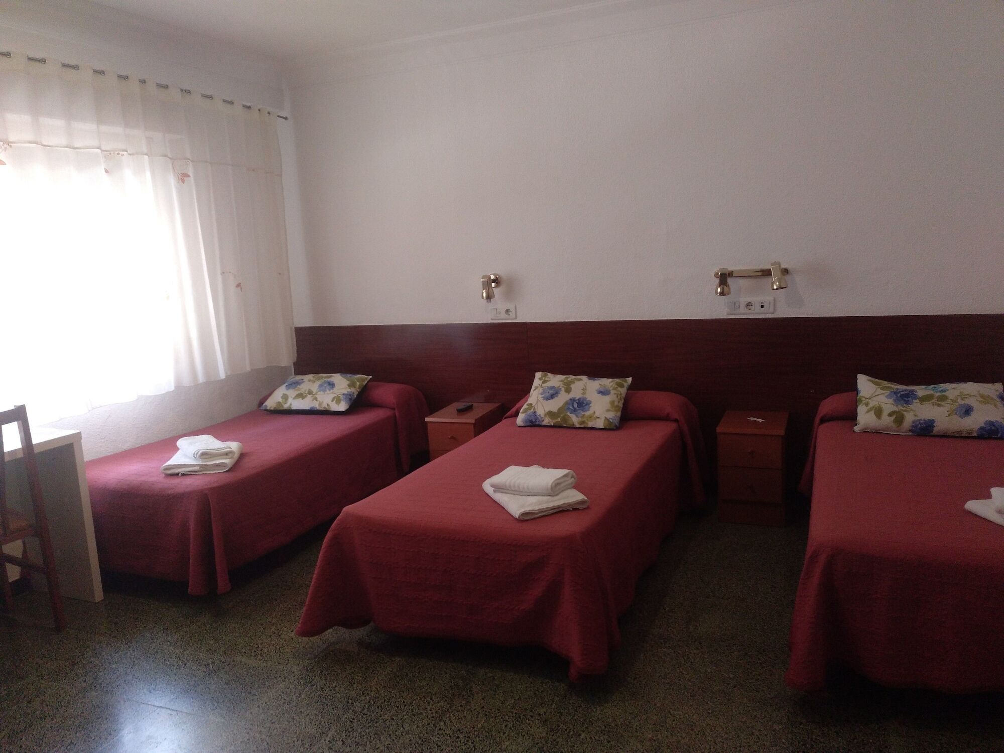Hostal Cumbre Zaragoza Kültér fotó
