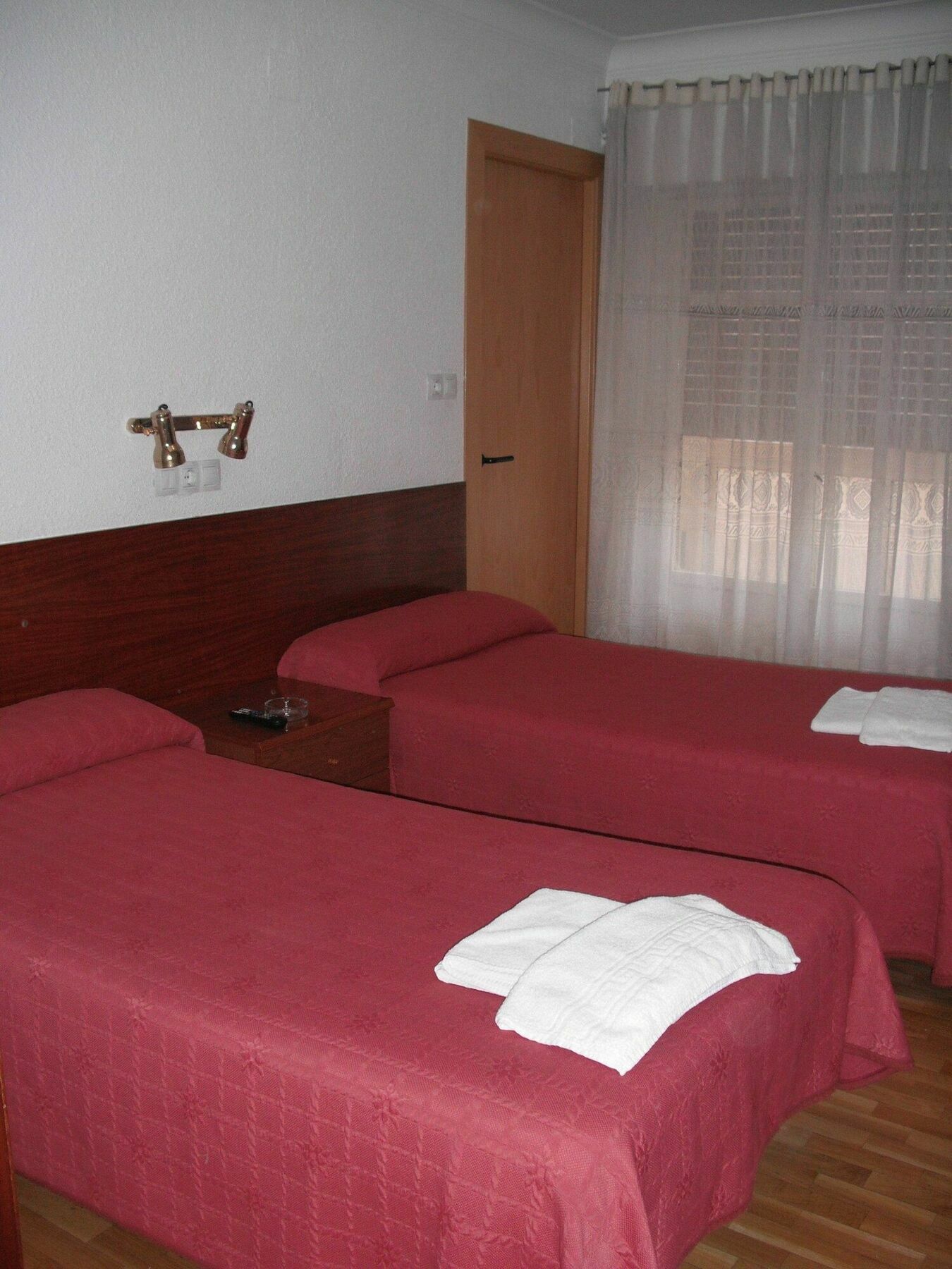 Hostal Cumbre Zaragoza Kültér fotó